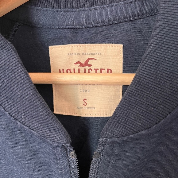 Hollister Sport Bomber Jacker - Picture 5 of 5